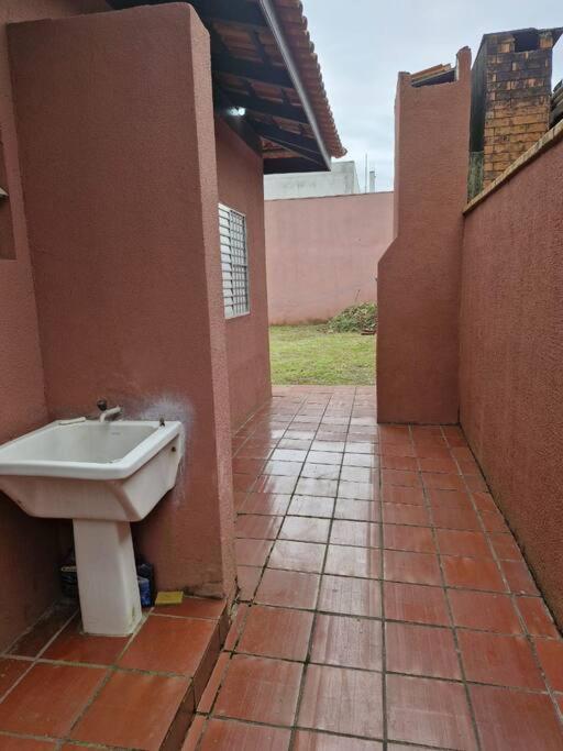 Quarto Para Quatro Pessoas A Duas Quadras Da Praia - Balneario Saint Etienne - Matinhos Exterior photo